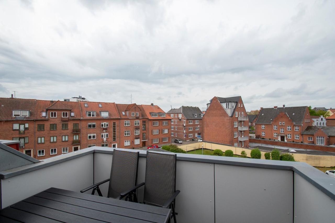 Stylish Two Floor Deluxe Apartment - 2 Bedroom Sønderborg Kültér fotó